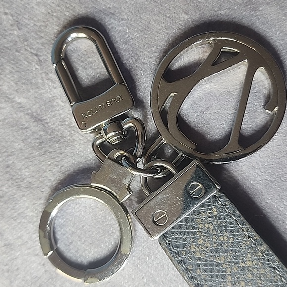Louis Vuitton Gray Silver Leather Palladium Logo Keychain Bag Charm Accessory - Picture 6 of 7